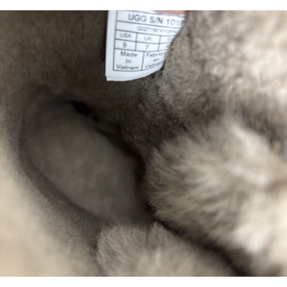 Womens UGG Boots Sz 9 Bailey Bow  Short ALP Antelope Green Suede Boho Festival - Picture 13 of 16